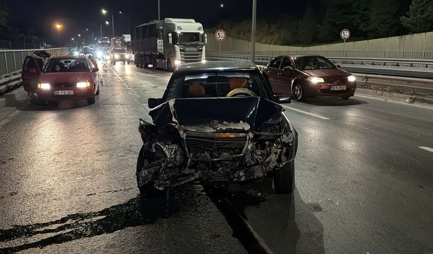 Korkutan Kaza! Bir Anda Bariyerlere Savruldu