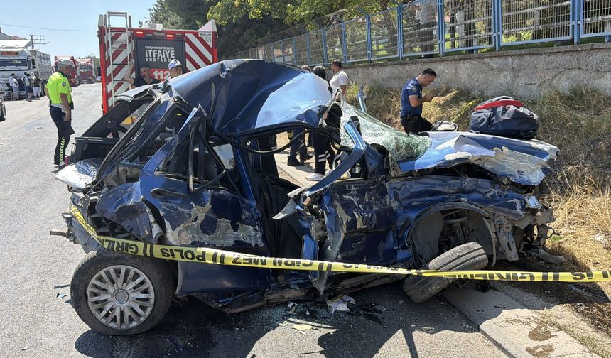 Feci Kaza! 3 Araç Birbirine Girdi: 1 Ölü, 2 Yaralı