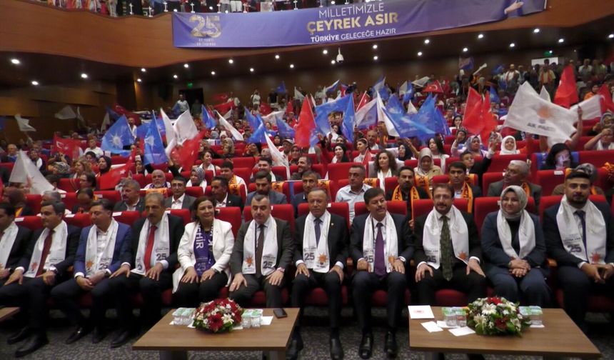 AK Parti’nin 25. Kuruluş Yıl Dönümü Kırşehir’de Coşkuyla Kutlandı