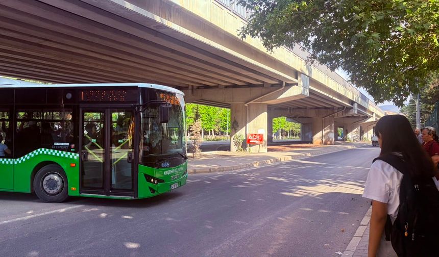 Kırşehir hastane güzergâhında çalışma var, ulaşım hız kesmiyor!