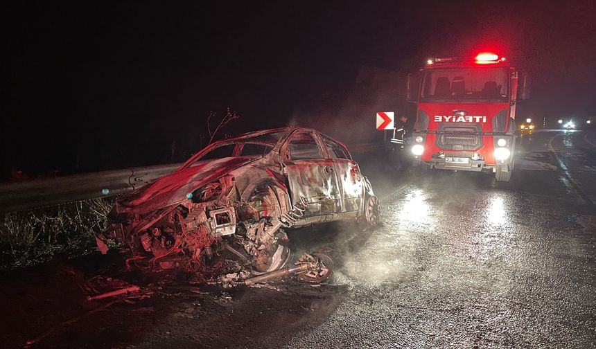 Feci Kaza Araçlar Cayır Cayır Yandı