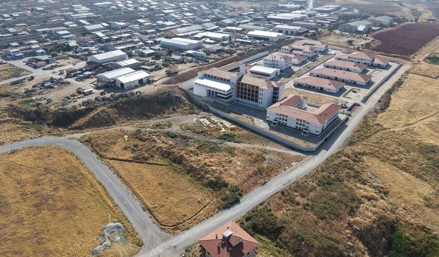 Bahçelievler Mahallesi’nde Yol Çalışmaları Hız Kesmeden Sürüyor