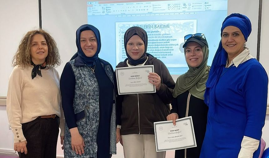 Gebe okulunda eğitimlerini tamamlayan anne adaylarına sertifika