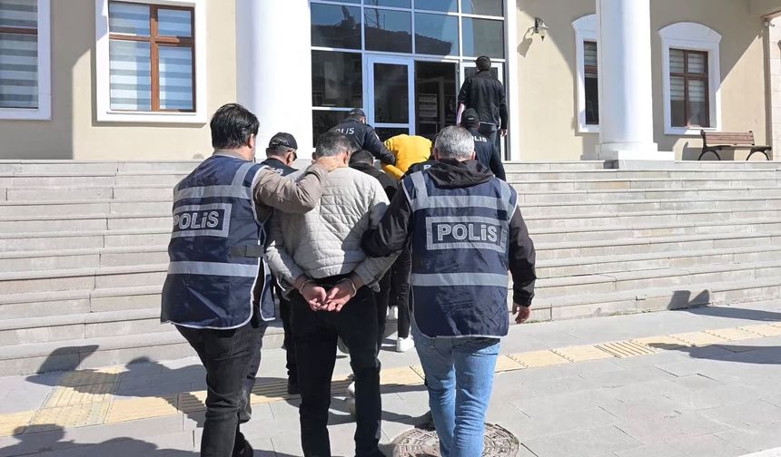 Kırşehir’de Dolandırıcılık Operasyonu: 3 Tutuklama