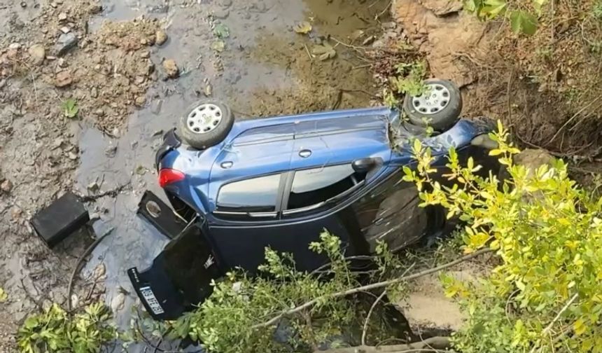 Feci Kaza! Otomobil Dereye Yuvarlandı