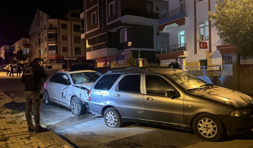 Otomobil ile Panelvan Çarpıştı! 2 Kişinin Durumu Ağır