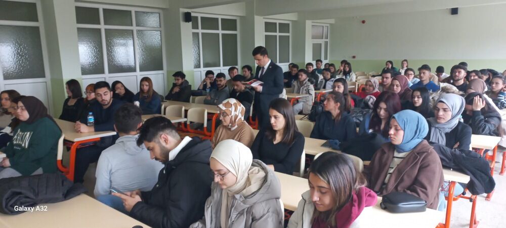 Kaman Kaymakamı Kaya'dan Üniversite öğrencilerine ziyaret