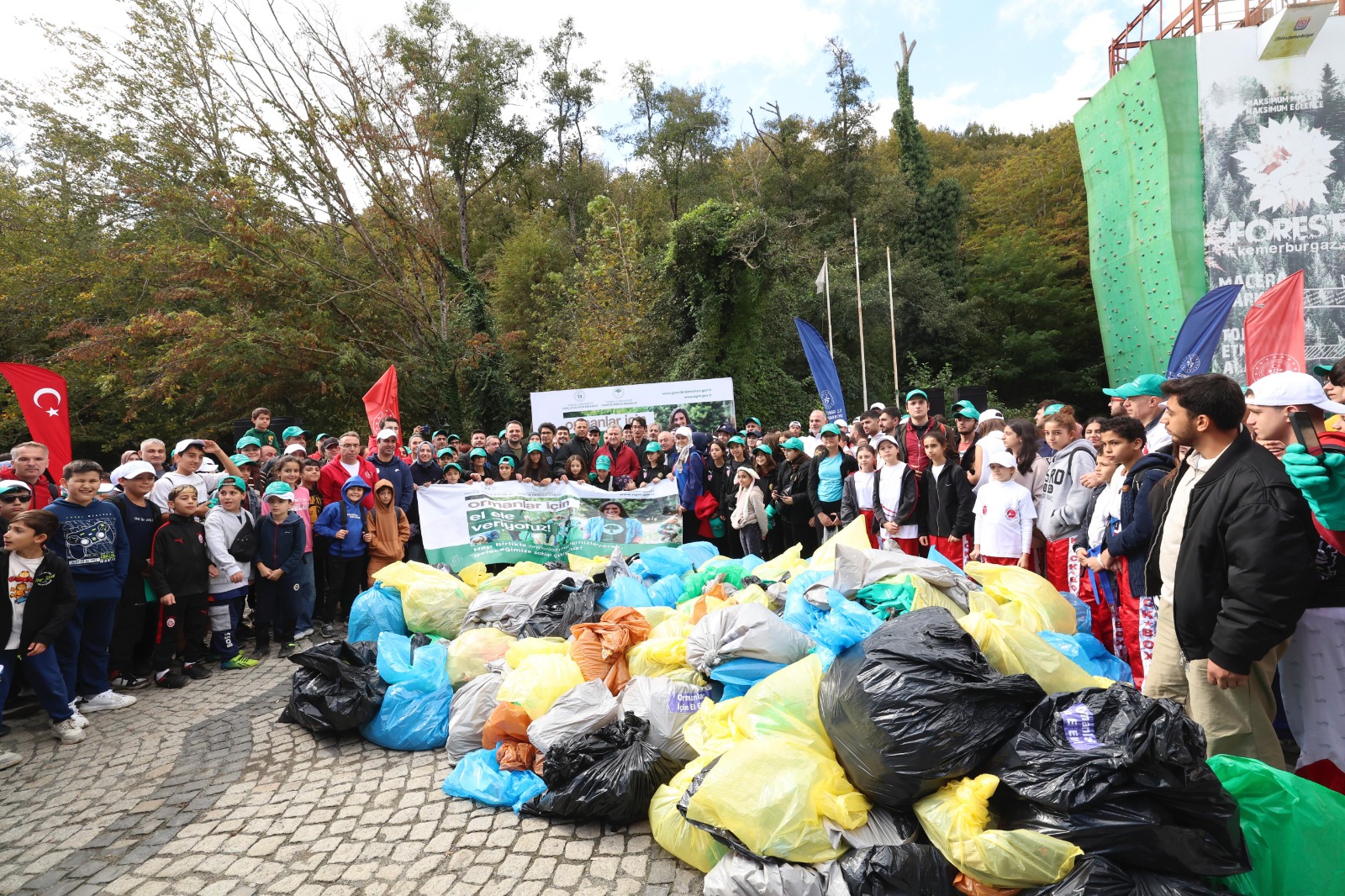 Bakan Bak, İstanbul'da Orman Temizliği Etkinliğine Katıldı (2)