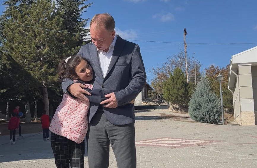 Müdür Gülşen, Tev Zahide Zehra Garring İlk Ve Ortaokulu’nu Ziyaret Etti2