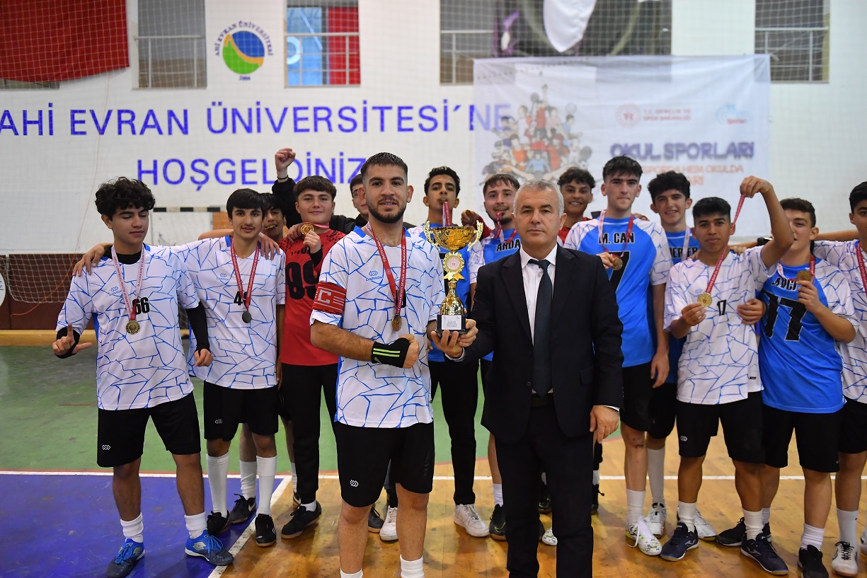 Futsal Genç Erkeklerde Şampiyon Mucur Şehit Ramazan Karaca Oldu (2)