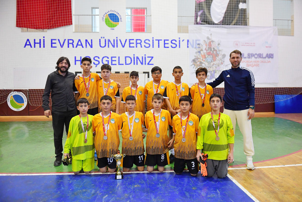 Futsalın En Büyüğü Yine Ömer Halis Demir (1)