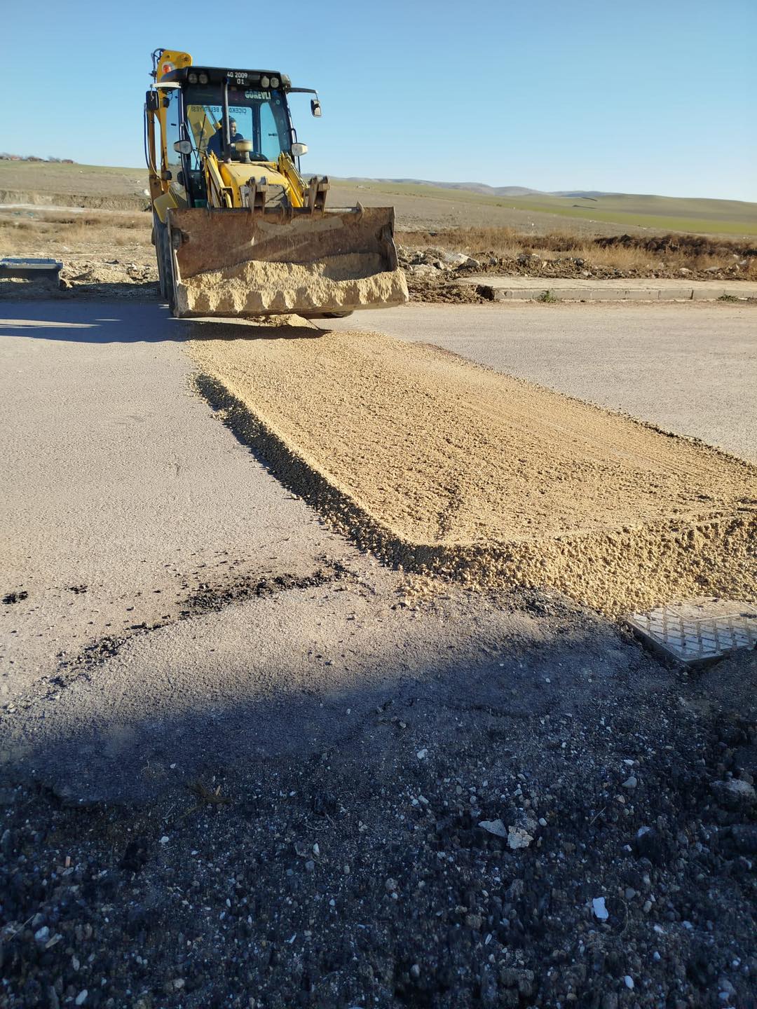 Çiçekdağı'nda Yol Yapım Çalışmaları Aralıksız Devam Ediyor2