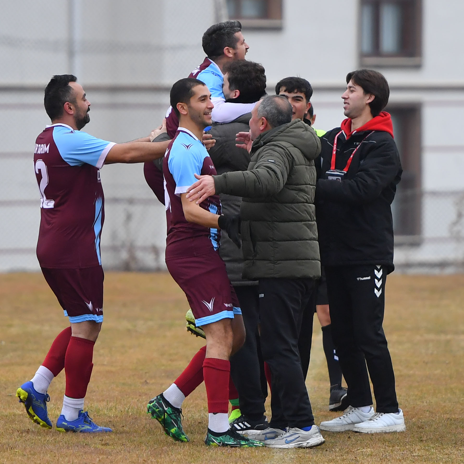 İlk Yarıyı Yetişen Yıldızlar Lider Tamamladı (1)