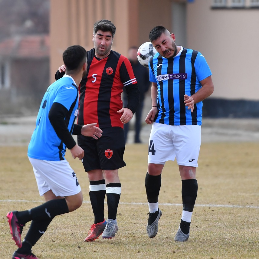 Kırkent 3 Puanı, 3 Golle Aldı 3 2 (1)