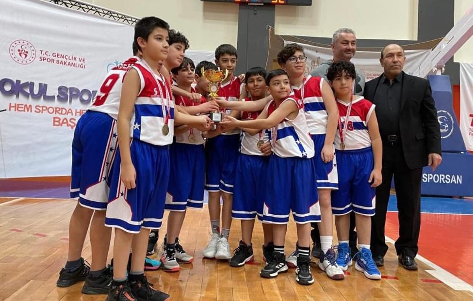 Cacabey, Basketbolda 14. Yıl Şampiyonluğunu Kutluyor! (1)