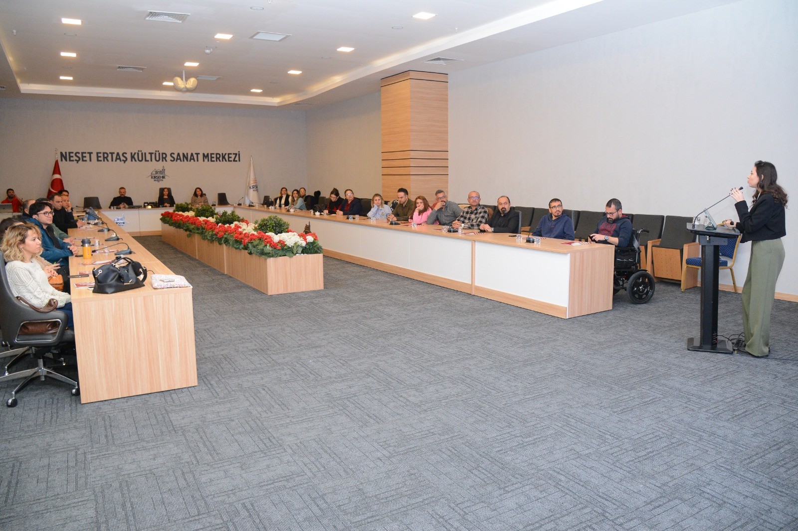 Kırşehir Belediyesi Girişimcilik Merkezi'nden Sosyal Medya Semineri3