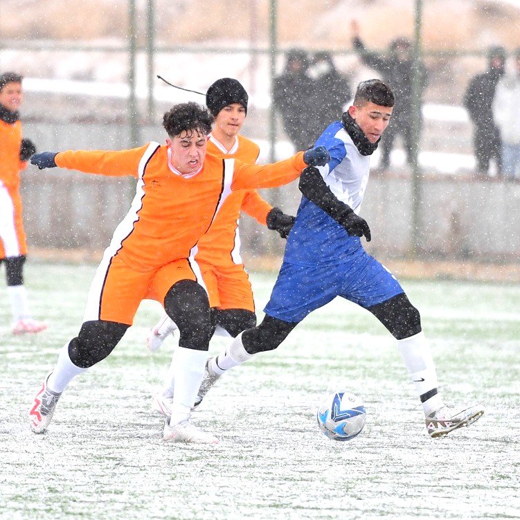 Kırşehir Lisesi Galibiyetle Tanıştı 3 (4)