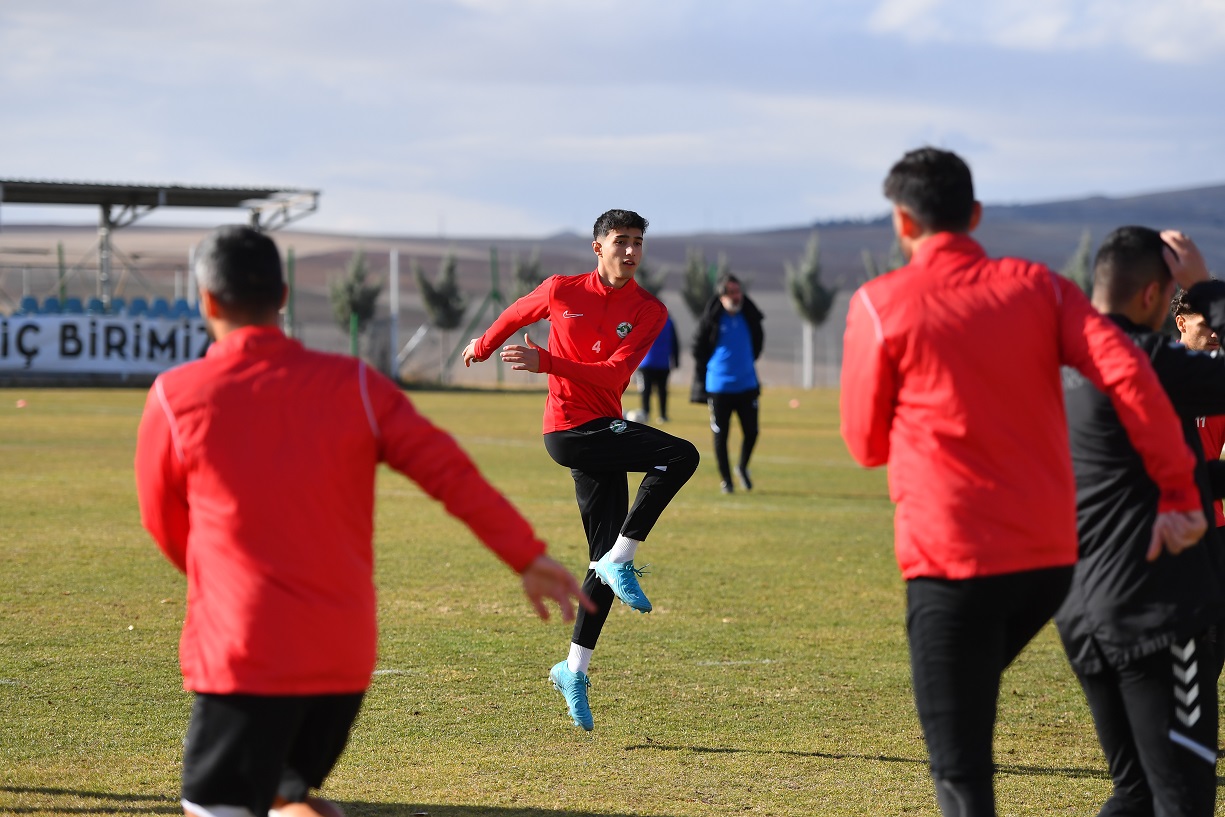 Kırşehirspor’da Tüm Çalışmalar Maraşspor Maçı Için! (1)