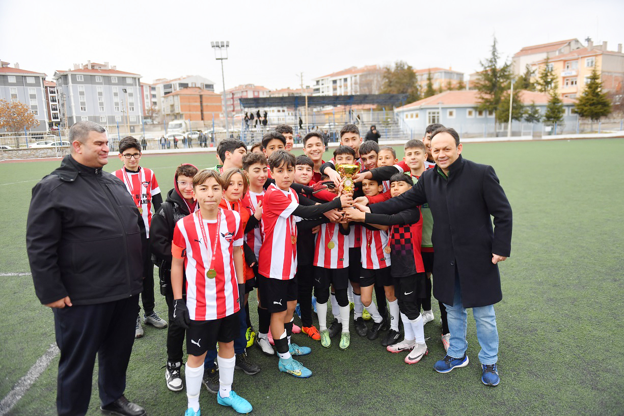 Minik Kramponlar Yenilgisiz Şampiyon (1)