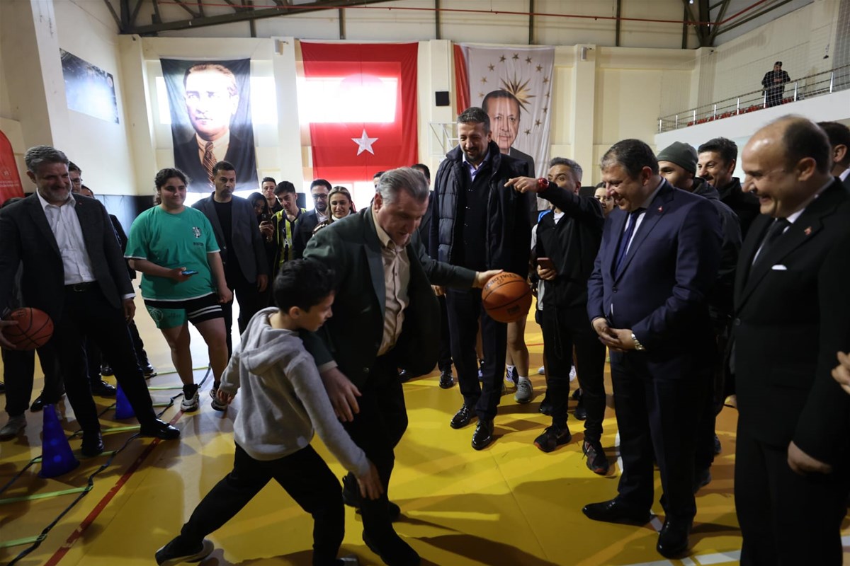 Spor Bakanı Bak, Ziyaretlerine Devam Ediyor (1)