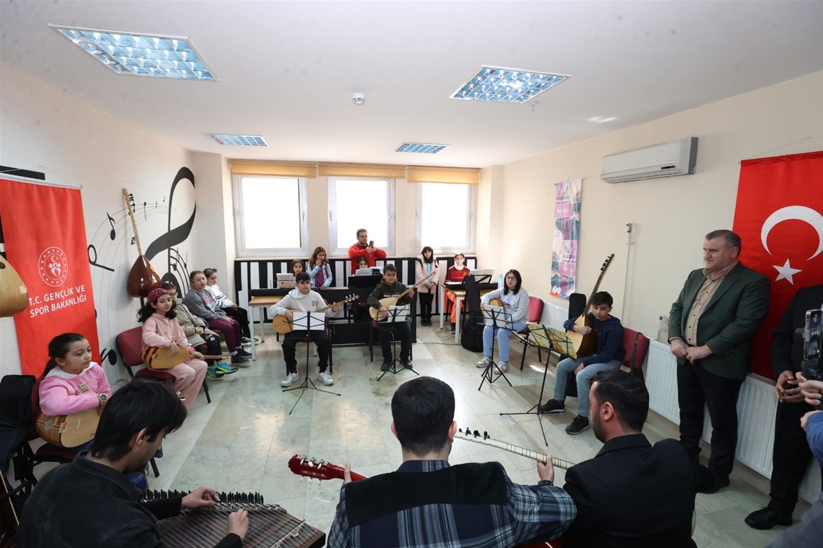 Spor Bakanı Bak, Ziyaretlerine Devam Ediyor (3)