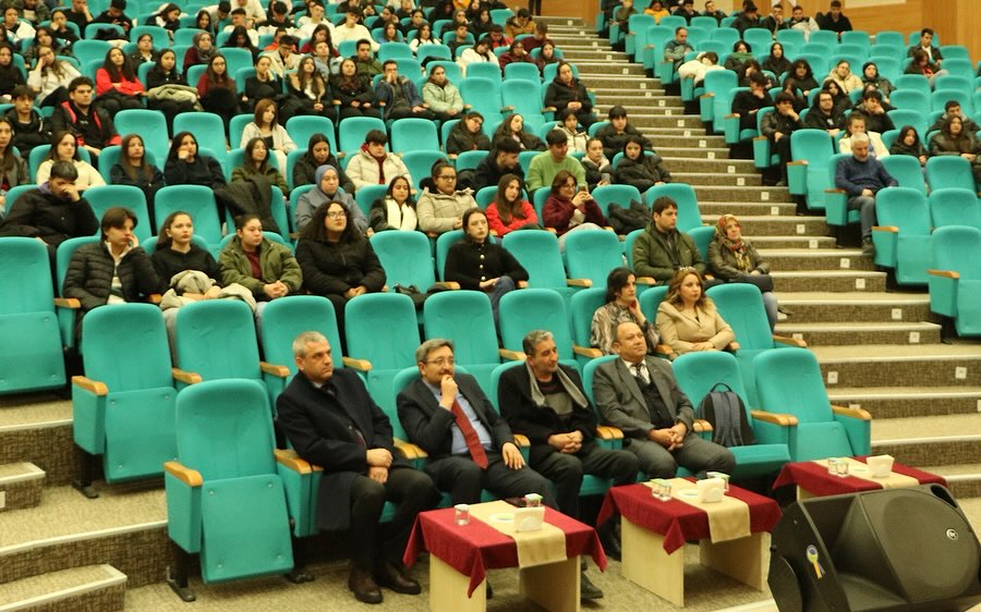 Üniversite Sınavına Hazırlanan Öğrenciler İçim Seminer Gerçekleştirildi2