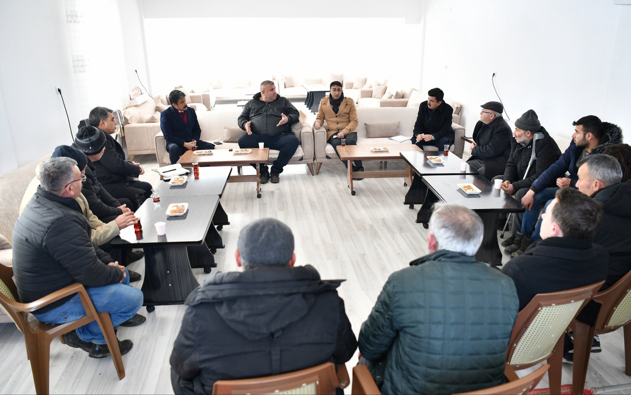 Vali Demiryürek, Köy Halkı Bir Araya Geldi