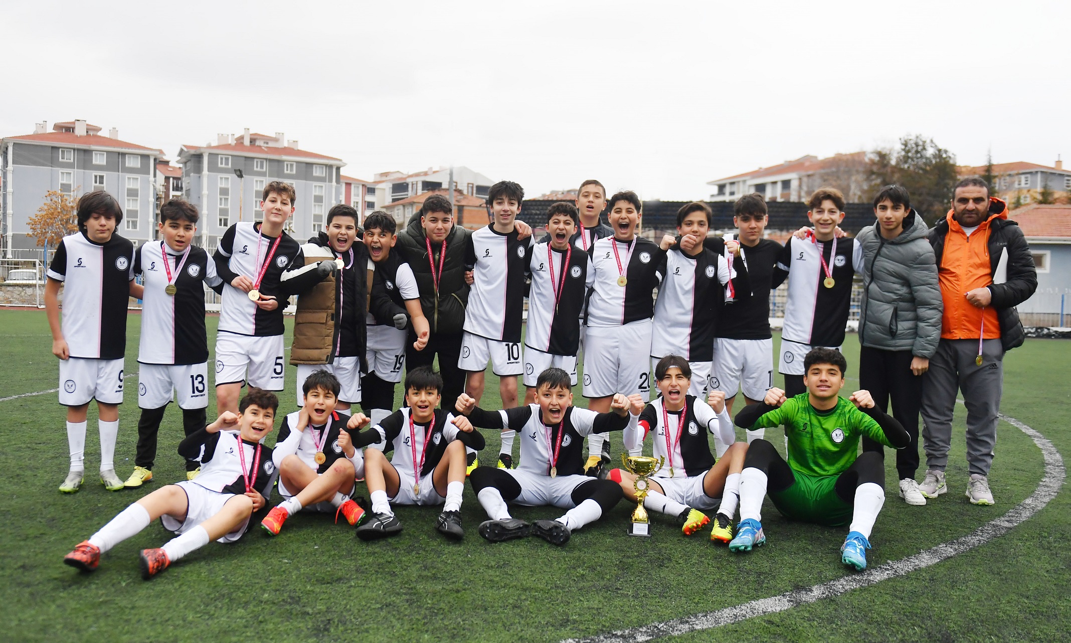 Yıldızlar Futbolda Şampiyon Özel Kırşehir Ortaokulu Oldu 5 2 (1)