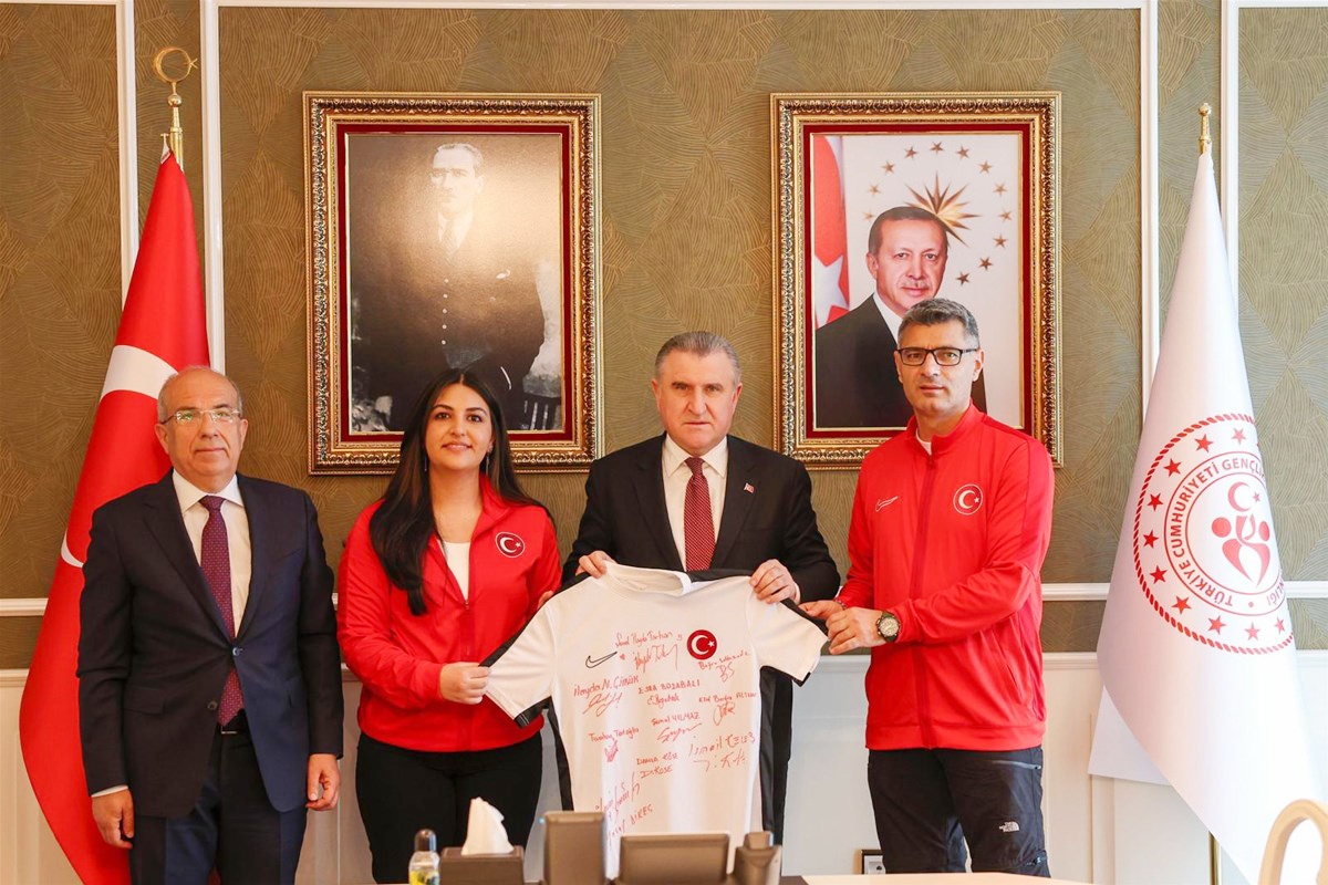 Bakan Bak, Atıcılık Milli Takımını Kabul Etti (2)