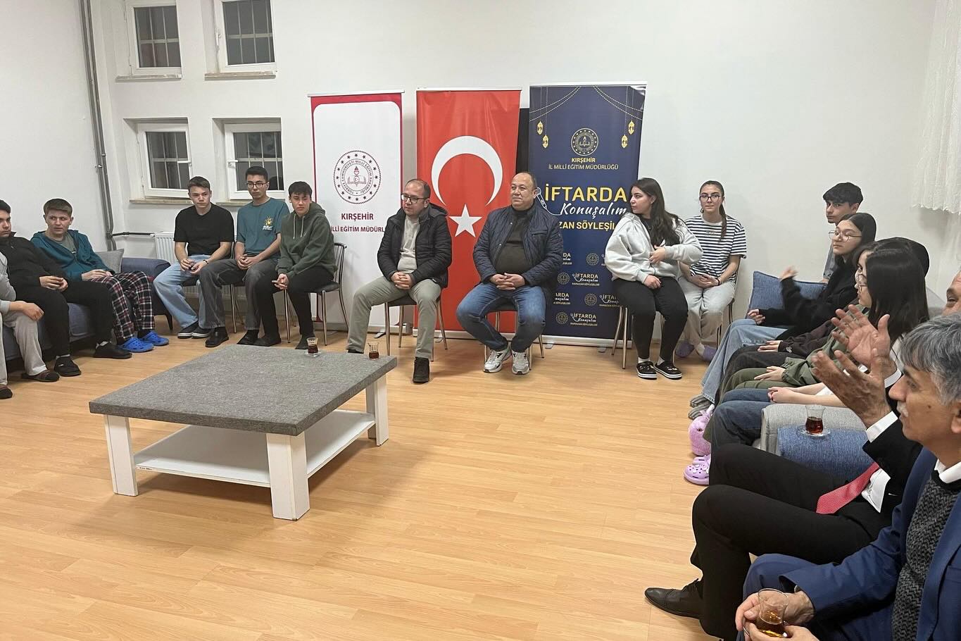 Kırşehir’deki Öğrencilerle Her Gün Iftarda Bir Aradalar!