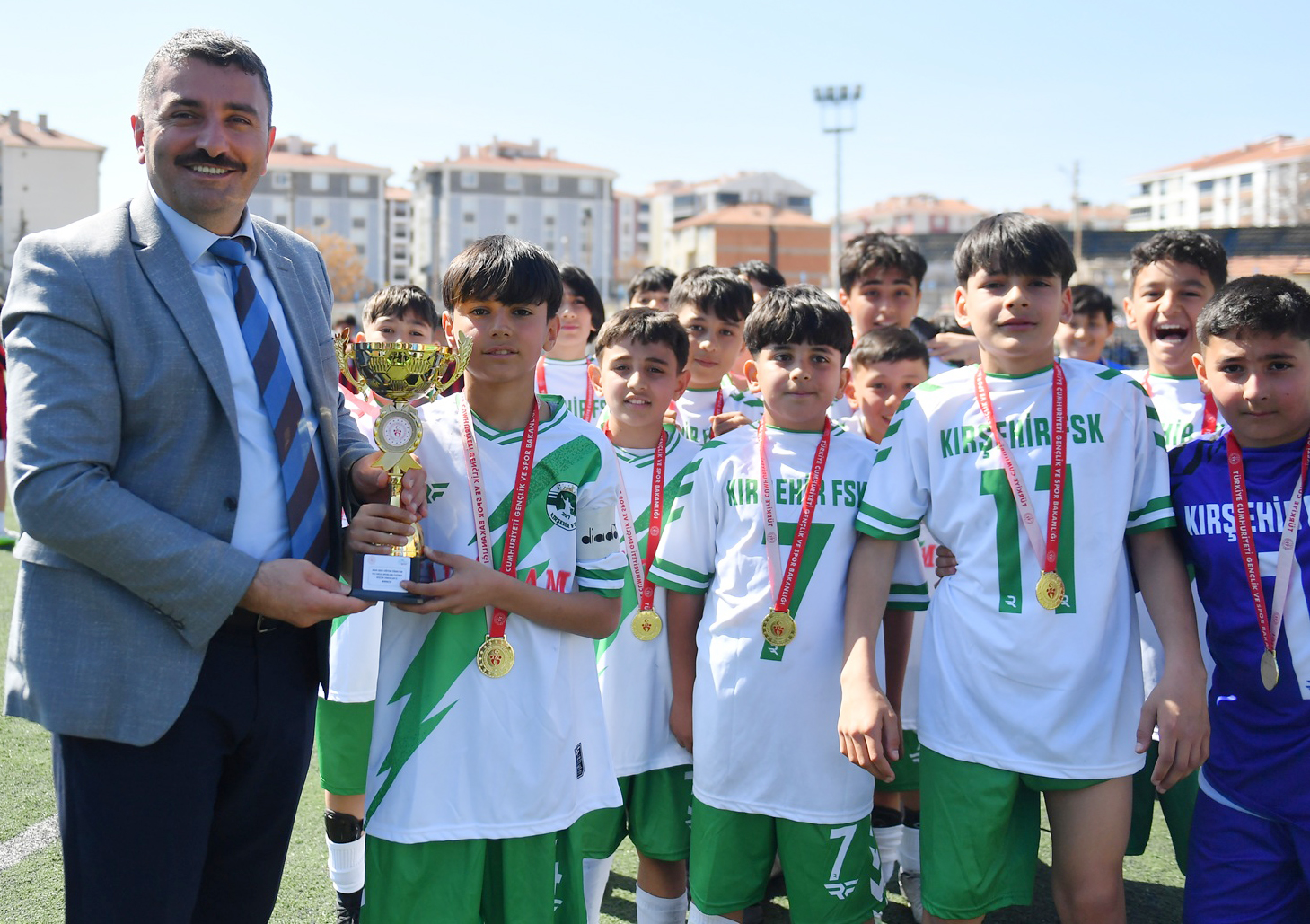 Küçükler Futbolda Şampiyon Cumhuriyet (2)