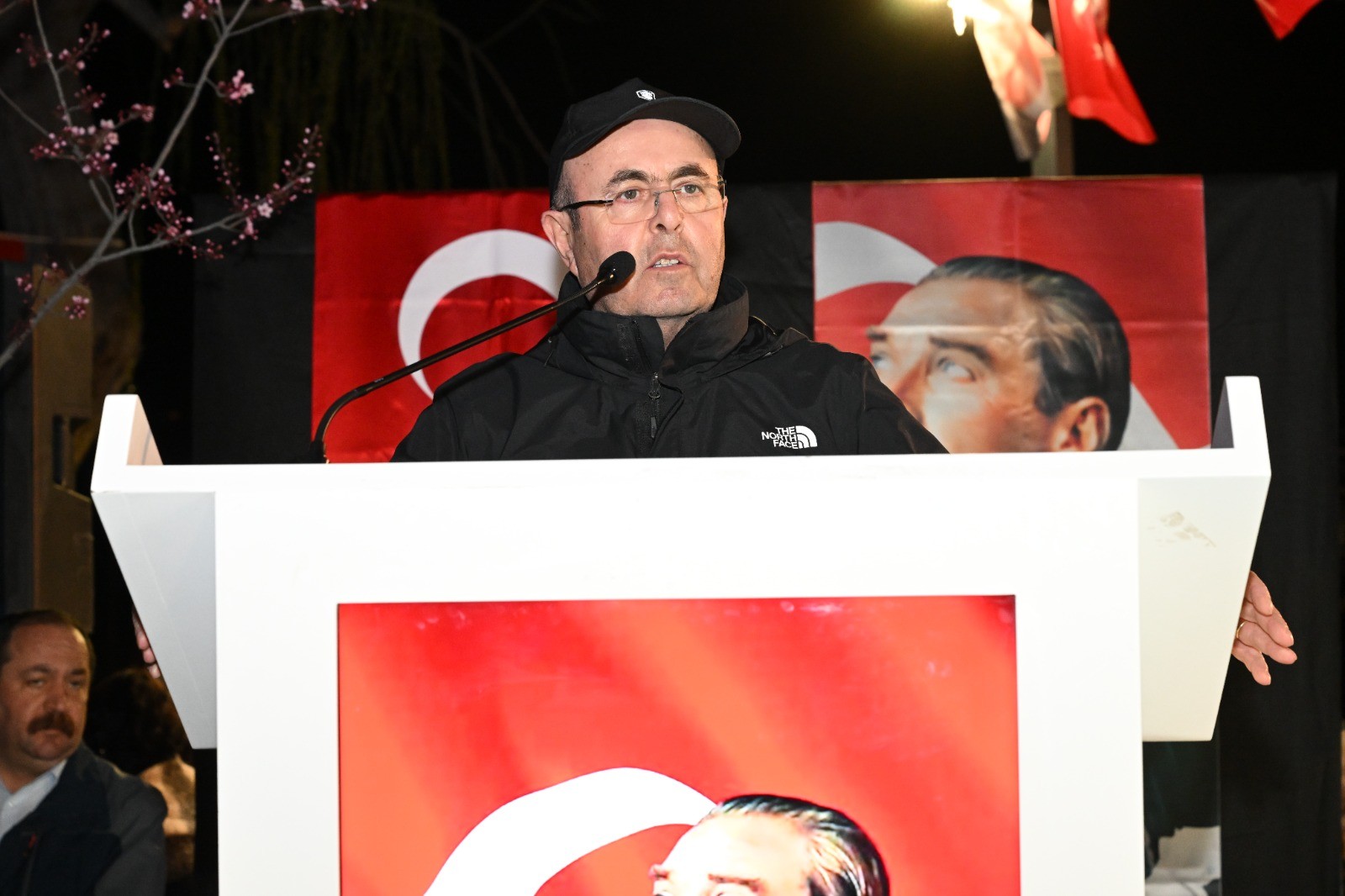 Meşaleler Çanakkale Şehitleri Için Yandı