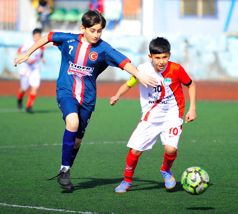 Ortaokullar Arası Küçükler Futbolda Heyecan Başlıyor (1)