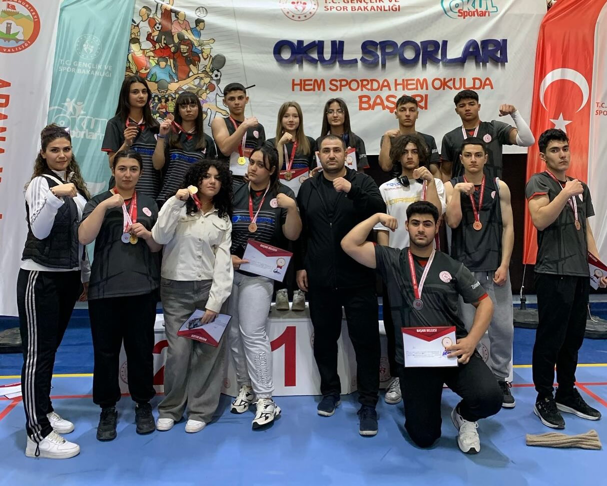 Bilek Güreşinden Madalyalarla Döndük (2)