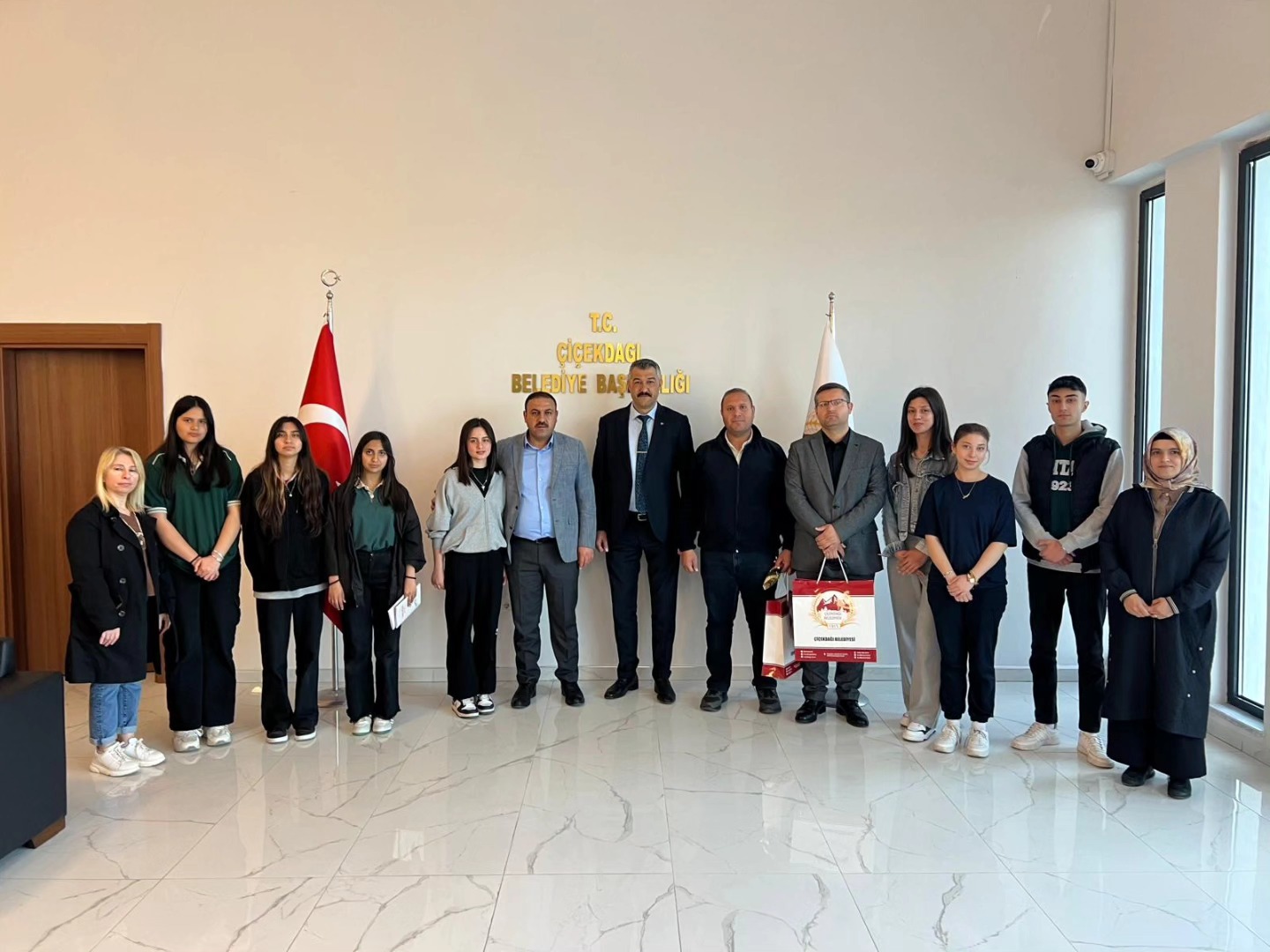 Çiçekdağı’nda Lise Öğrencileri Şiir Kitabı Hazırladı1