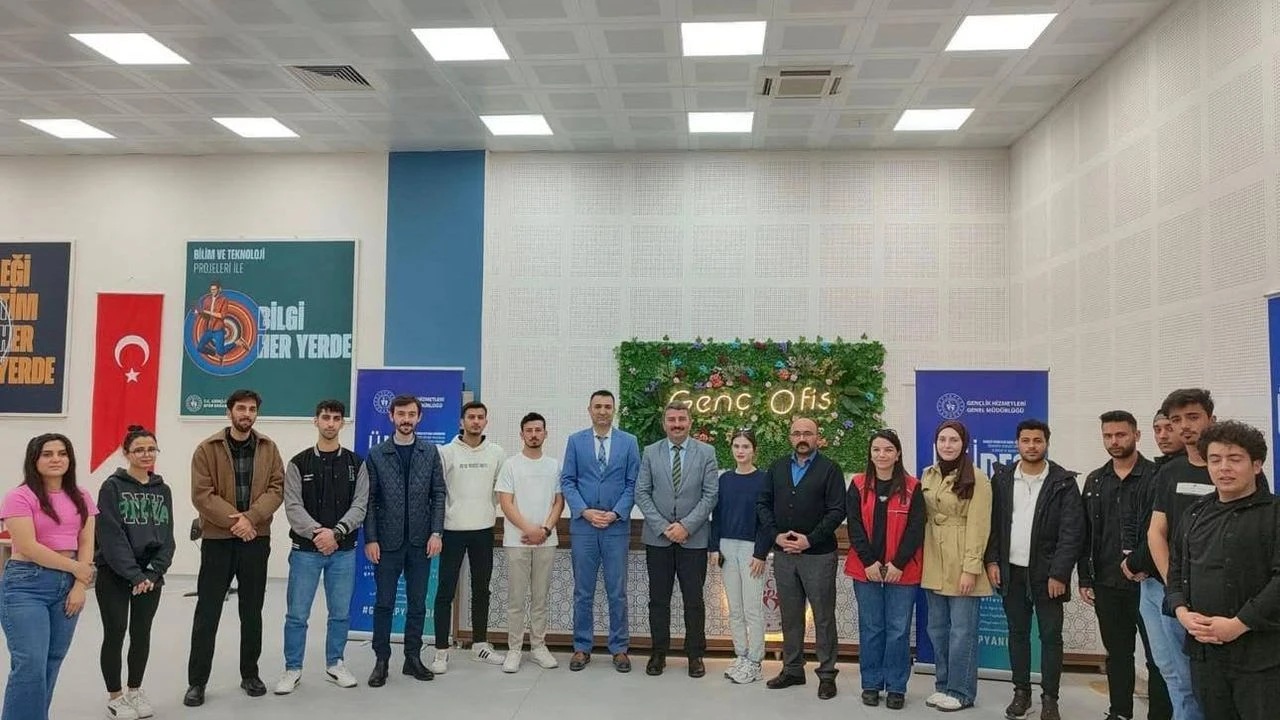Genç Ofis’te Bilgilendirme Toplantısı Yapıldı (1)