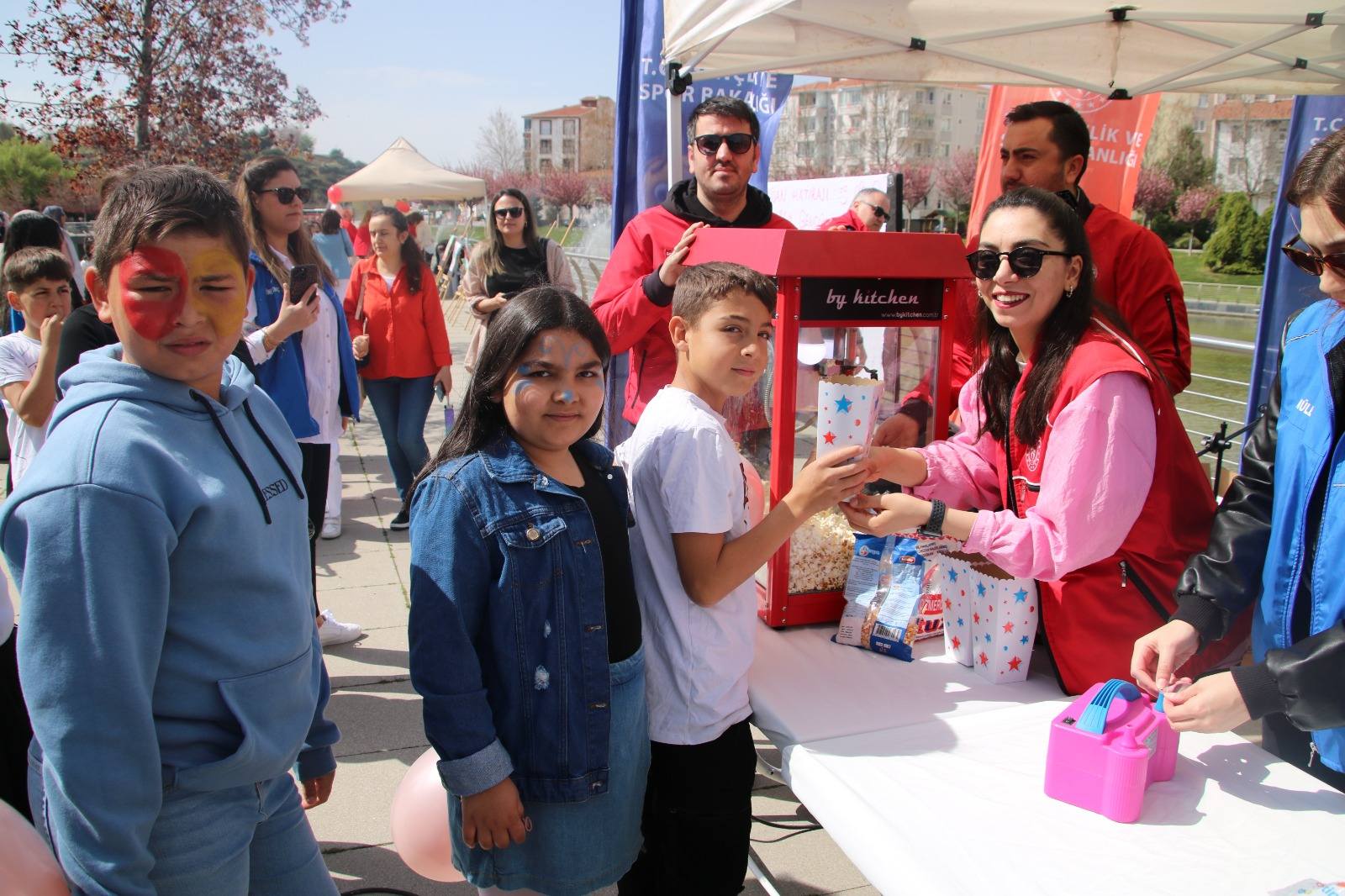Gençlik Merkezi Çocukları Unutmadı (2)