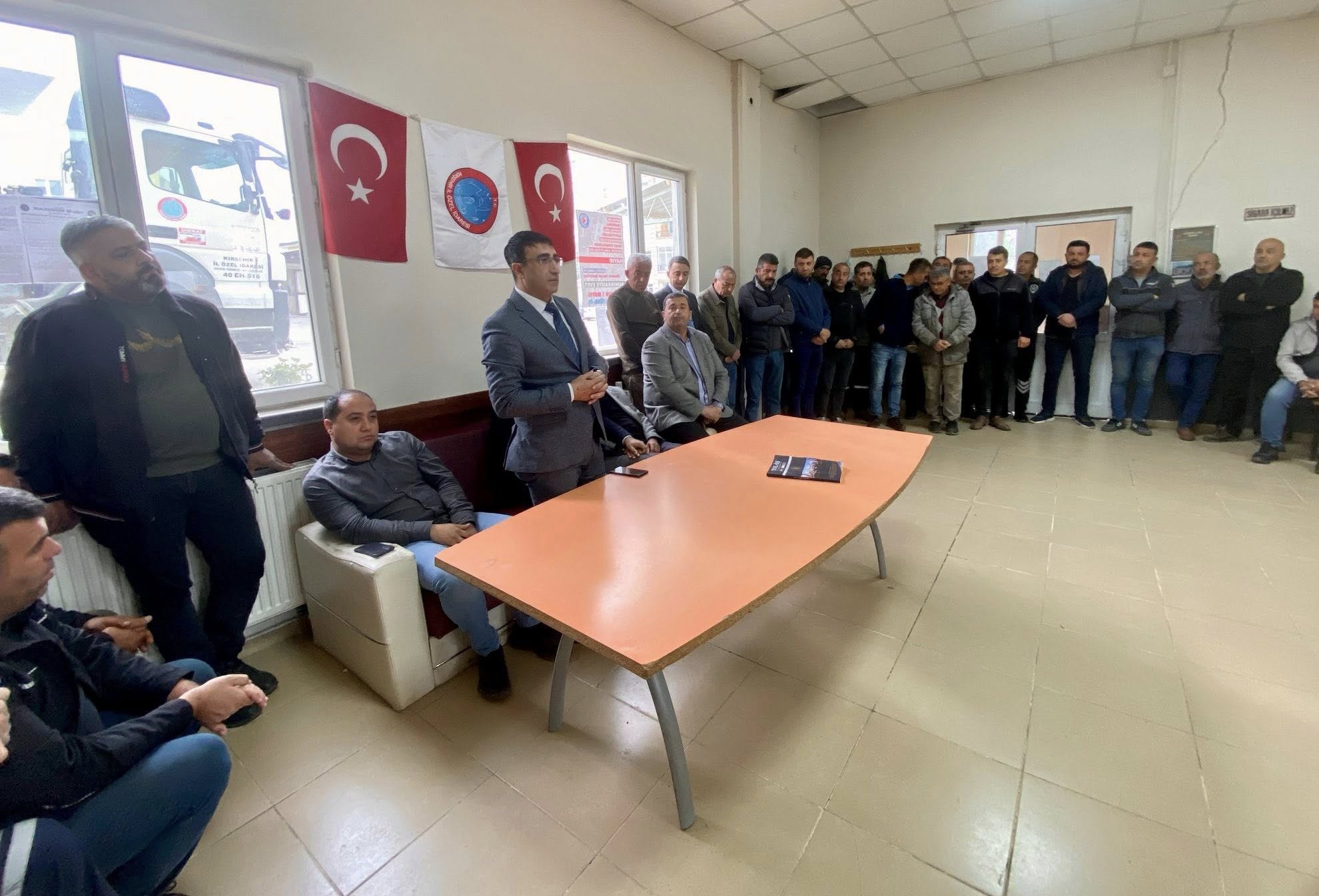 Kırşehir İl Özel İdaresi’nde 1 Mayıs İşçi Bayramı’nı Kutladılar