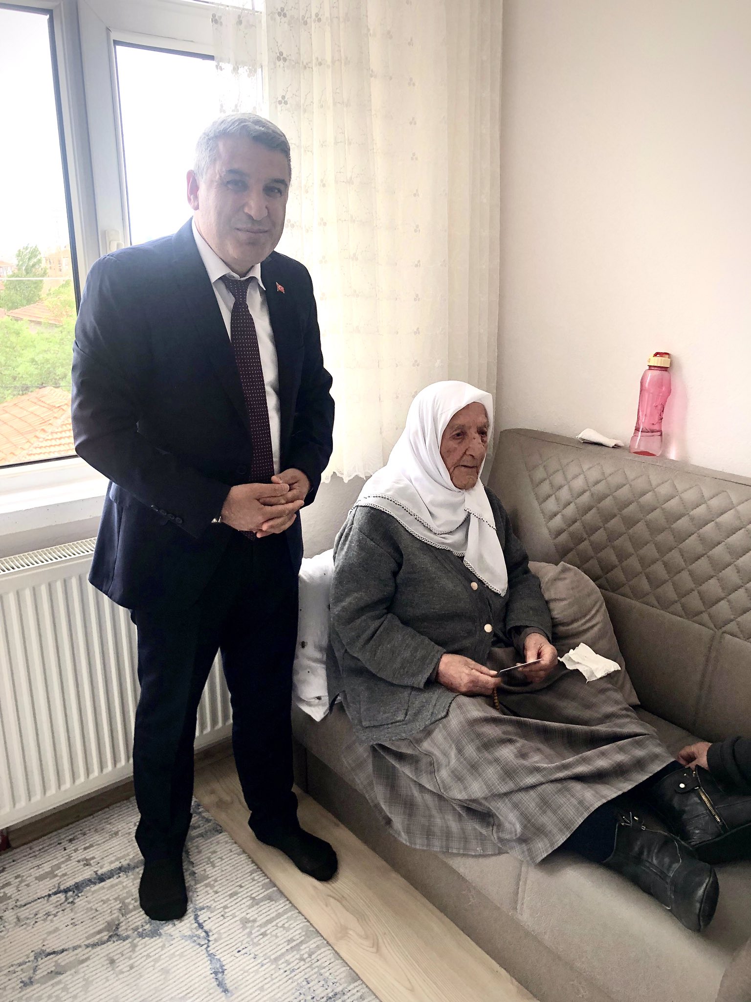 105 Yaşındaki Keziban Düzgün’ün Kimlik Kartı Teslim Edildi2