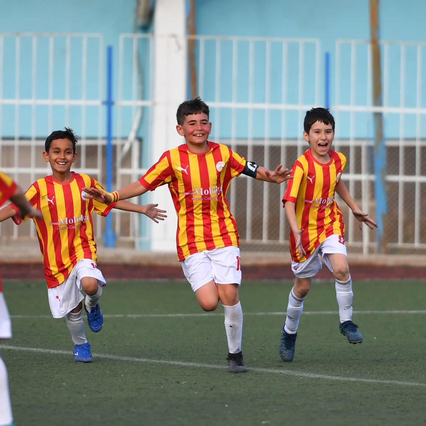 Aslanlar, 2 0’Dan Gelerek 5 2 Kazandı (2)