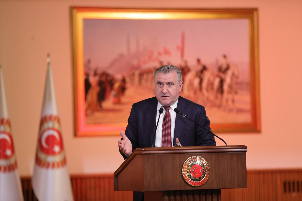 Bakan Bak Temsi̇lci̇ Gençlerle Tbmm Başkani Kurtulmuş’u Zi̇yaret Etti̇ (3)