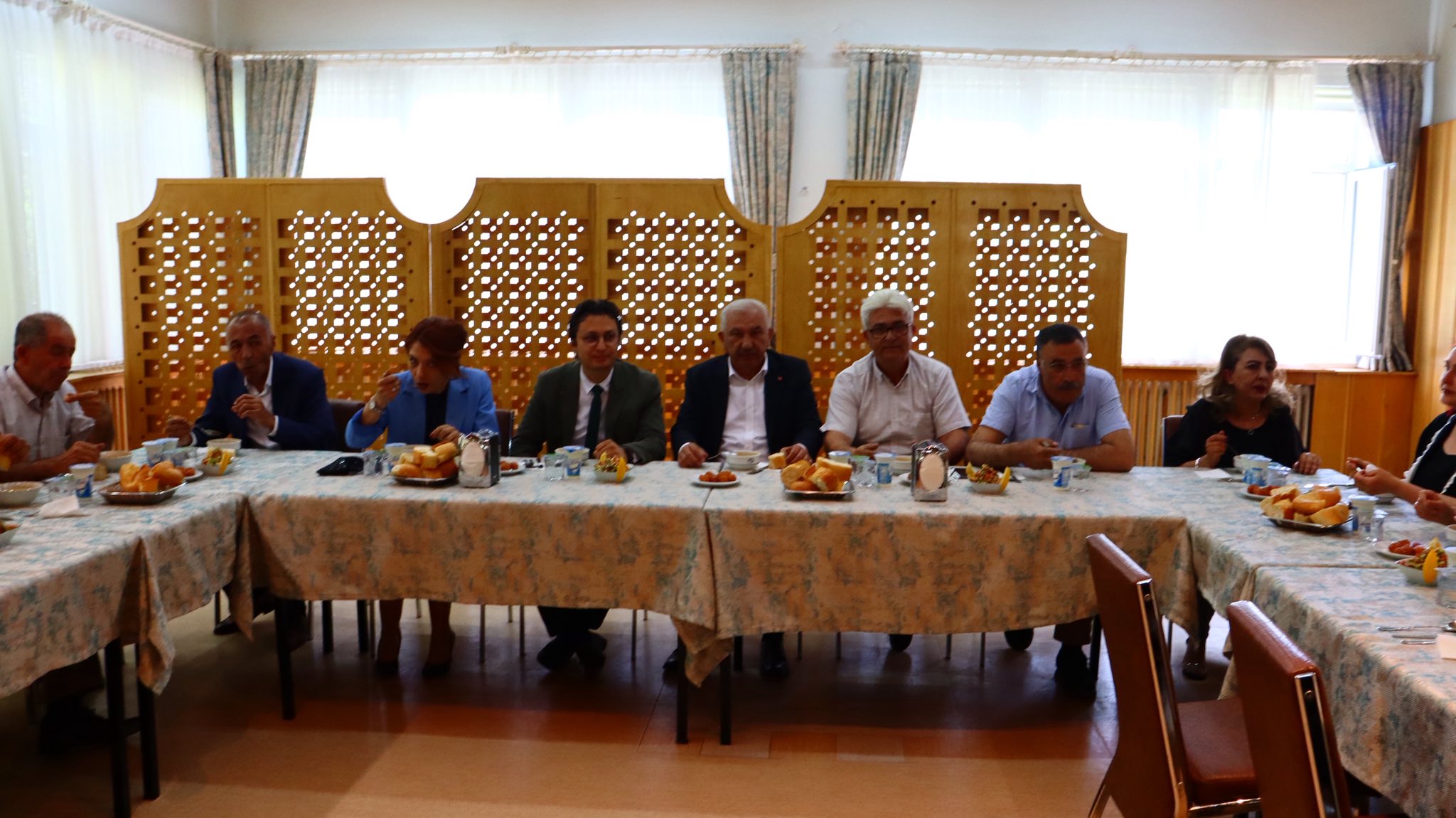Emekli Olanlar Için Veda Yemeği Düzenlendi