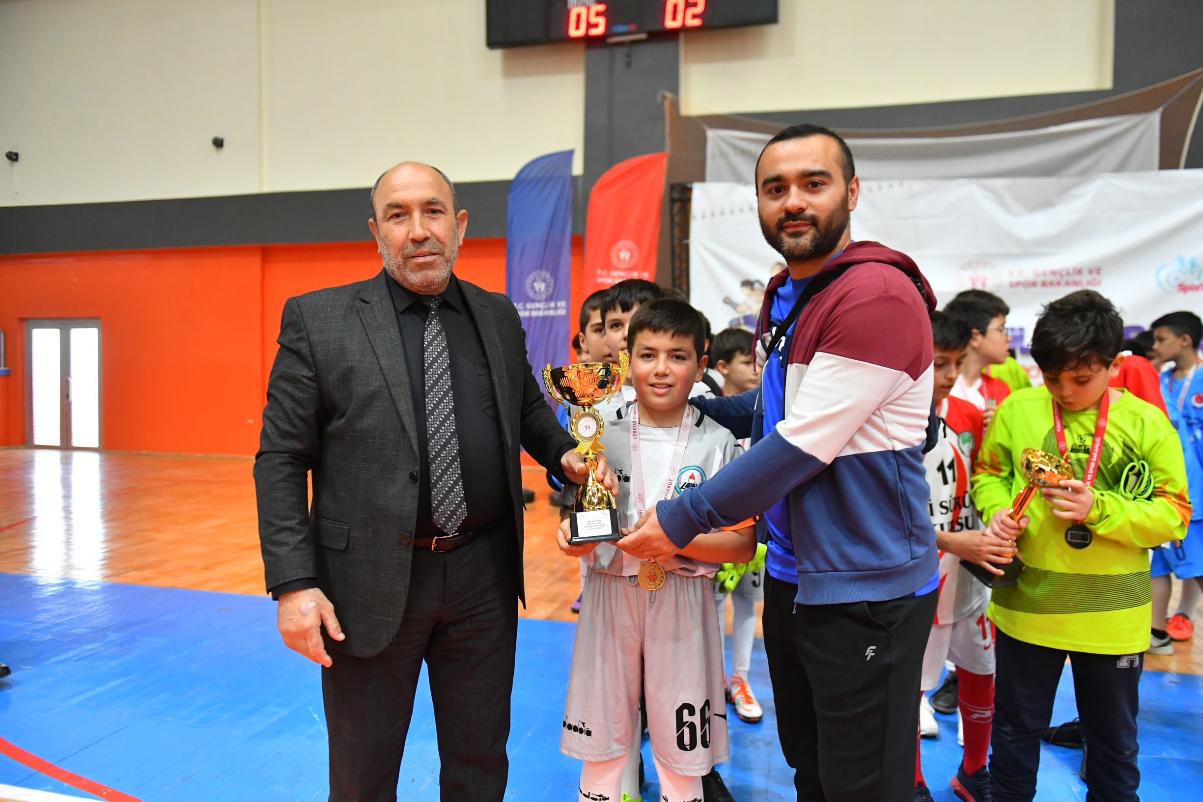 Futsal, Küçüklerde Şampiyon Çiçekdağı 5 2 (2)