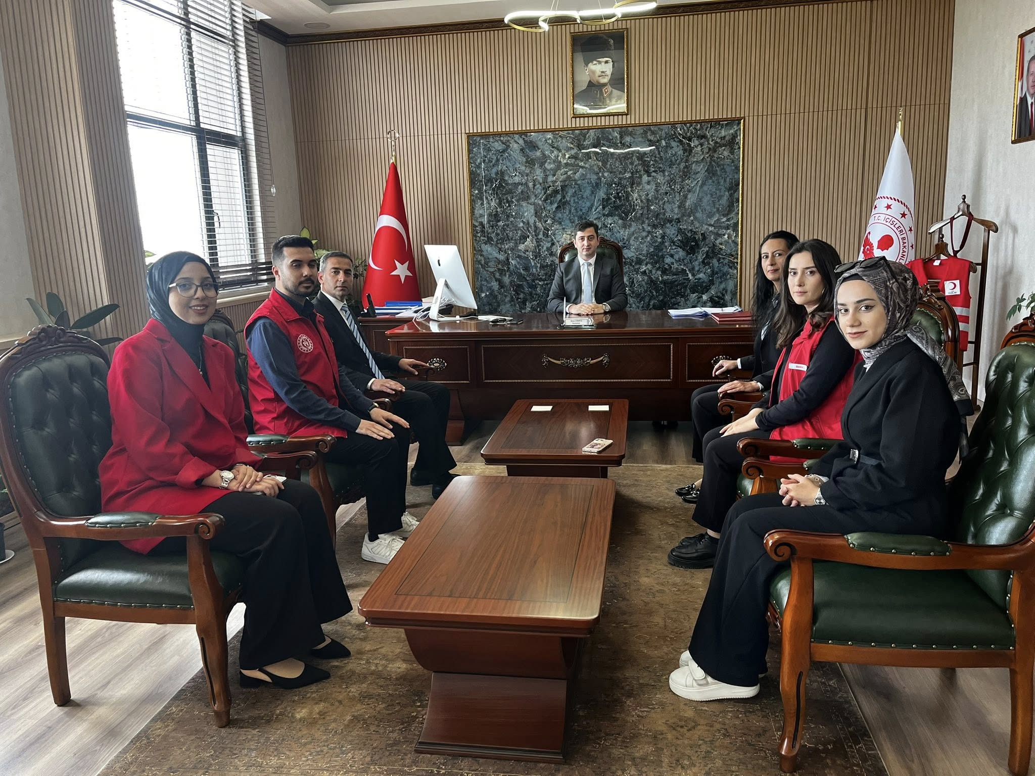 Gençlik Haftası’nda Kaymakamlıkta Bayrak Teslimi Yapıldı (3)