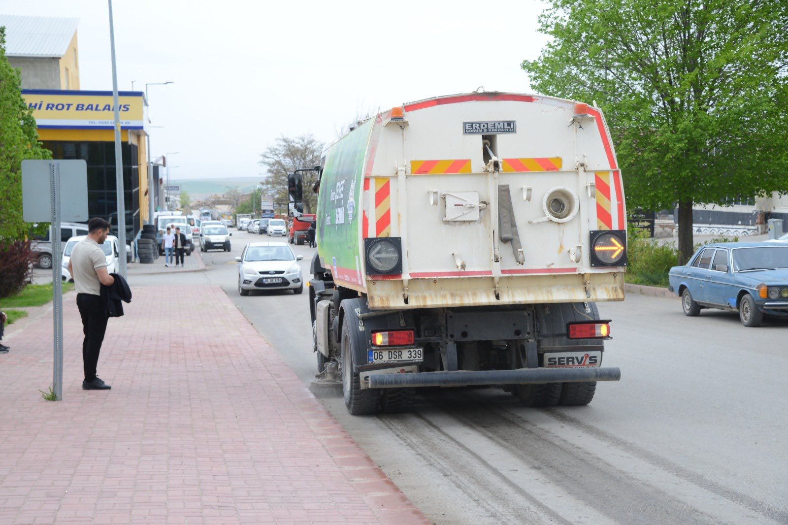 Kırşehir Belediyesi Ekipleri Sanayiyi Temizledi2