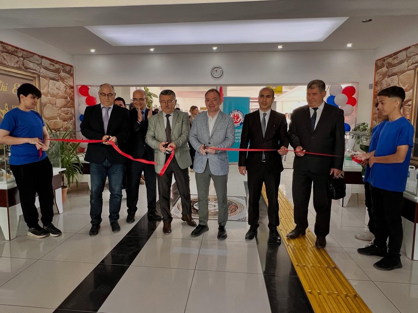 Kırşehir’de Bilim Ve Teknoloji Fuarı Gerçekleştirildi3