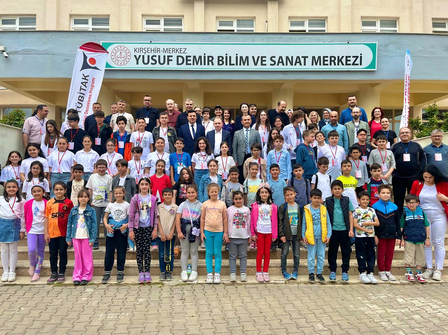 Kırşehir’de O Lisede Bilim Fuarı Düzenlendi