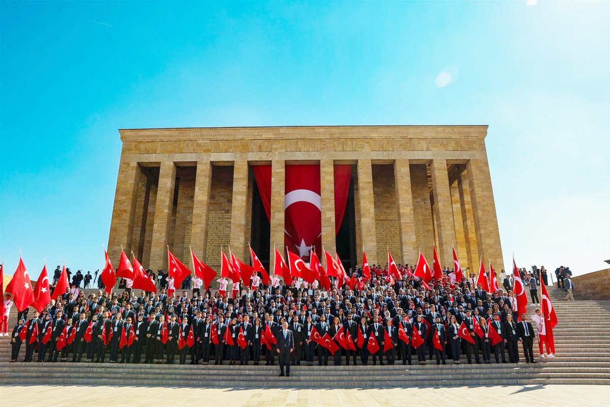 Kırşehirli Gençler, Anıtkabiri Ziyaret Etti (2)