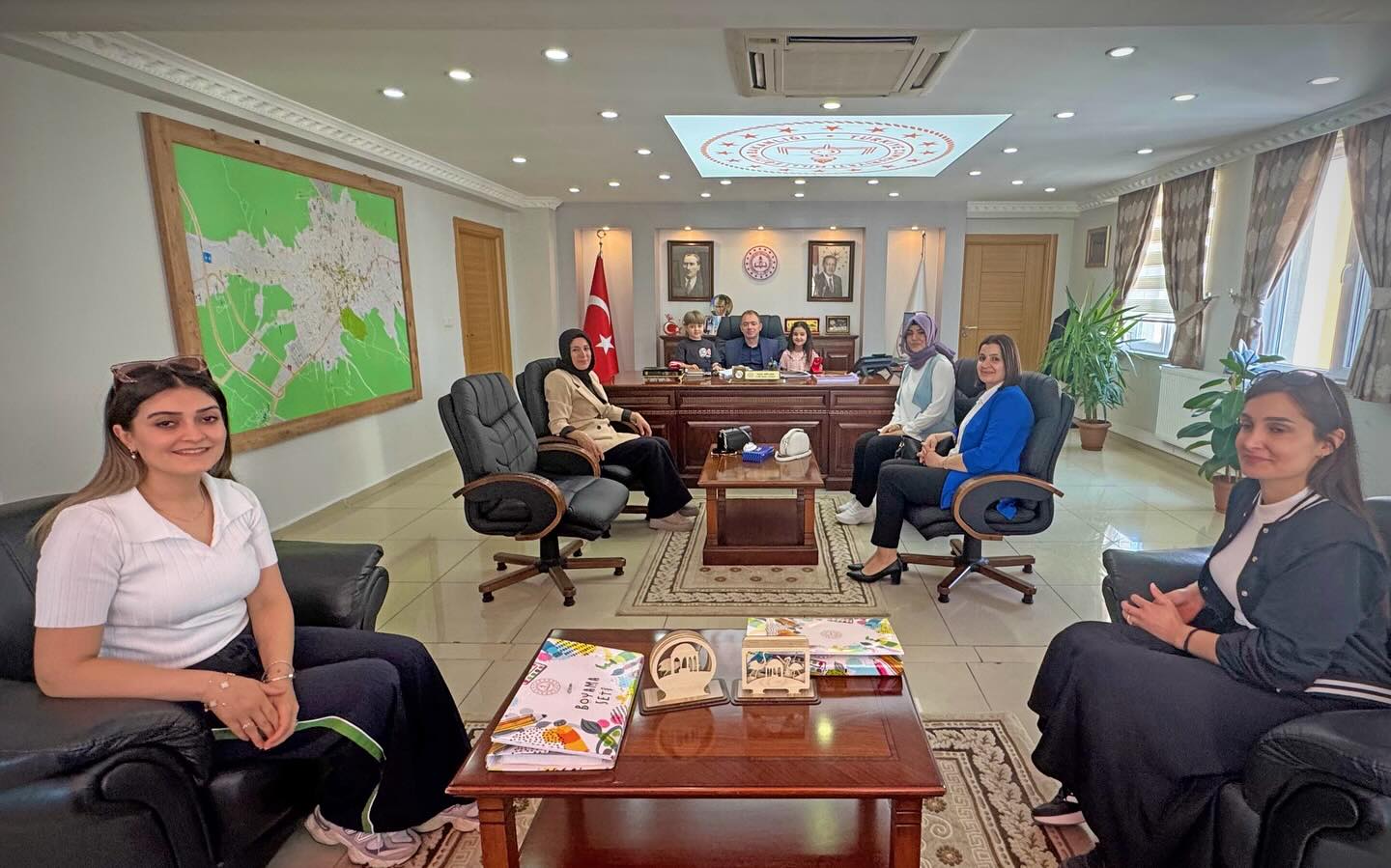 Kırşehirli Öğrenciler Müdür Gülşen’i Bilgilendirdi2