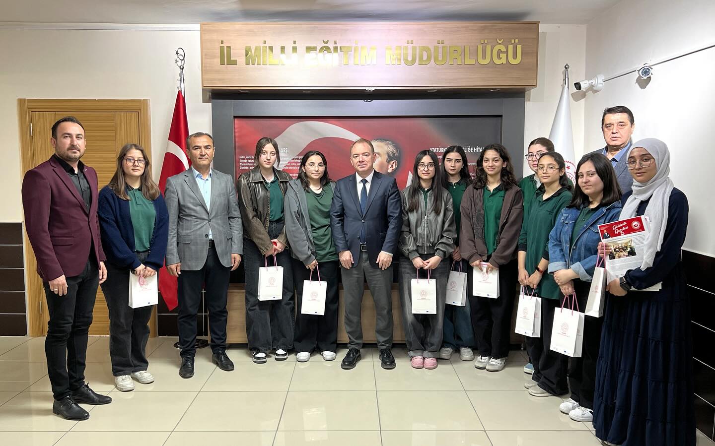 Kırşehirli Öğrencilerden “Güldeste Gazetesi” Ile Örnek Çalışma2